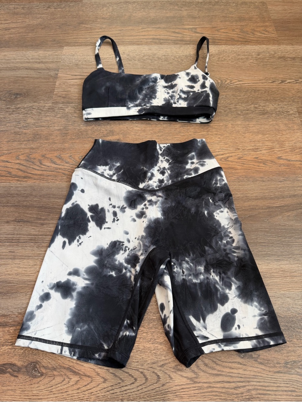 NWOT Vitality Cloud Bra Biker Shorts Set Black White Tie Dye Small Matching Set